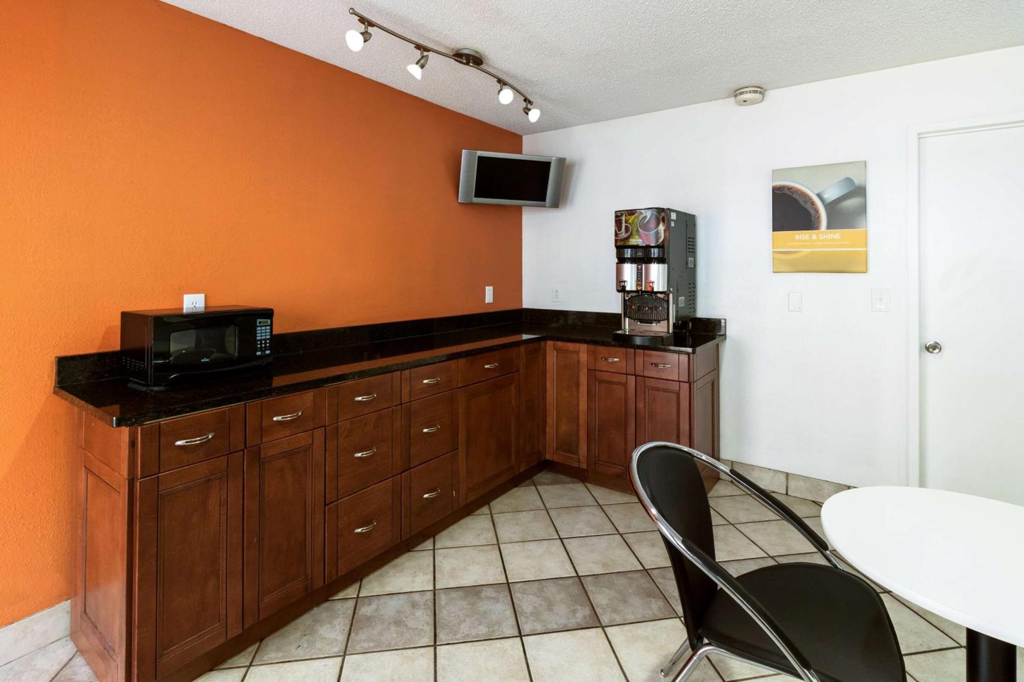 Hotel 6-dayton, Oh - Englewood