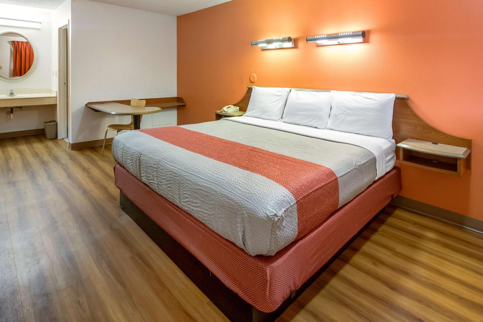 Hotel 6-dayton, Oh - Englewood